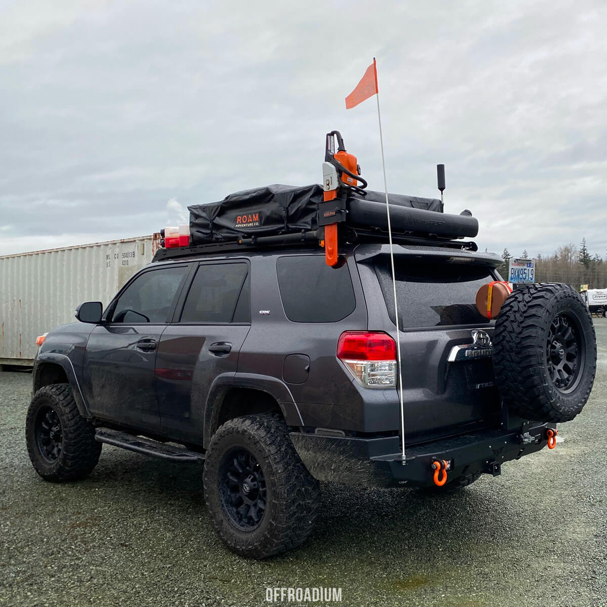 2010 Toyota 4Runner Victory 4×4 rear bumper with rear facing high powered LED lights