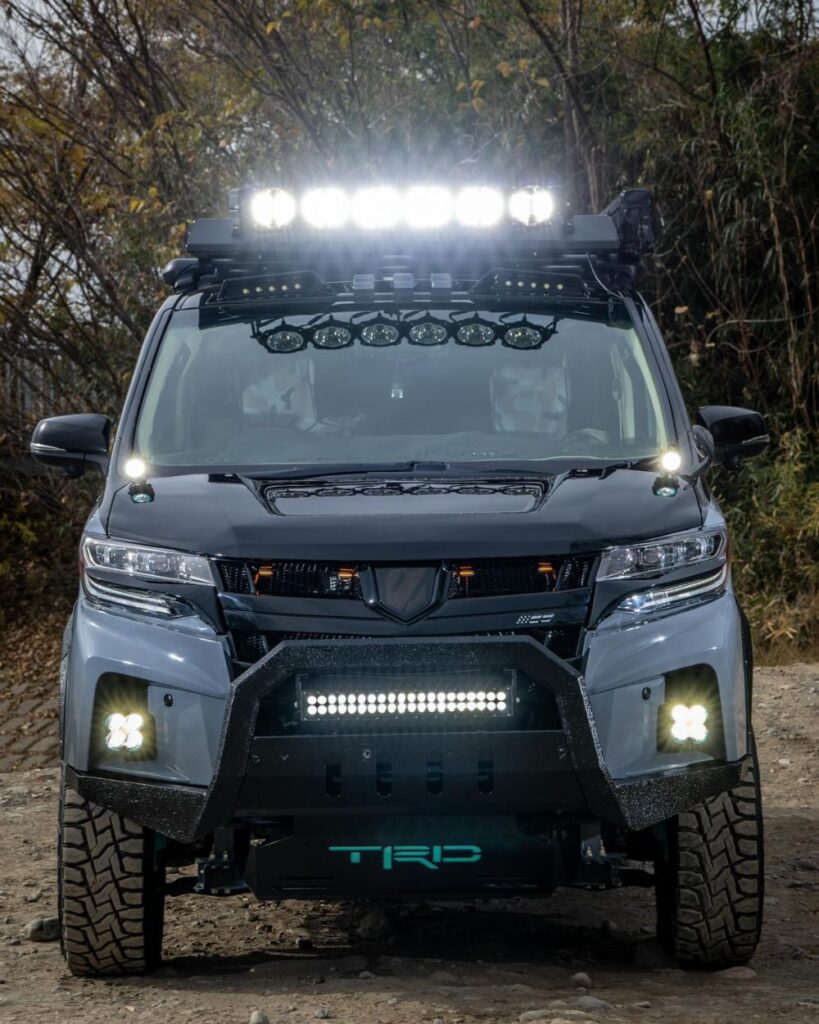 Toyota Alphard 3rd gen off road build