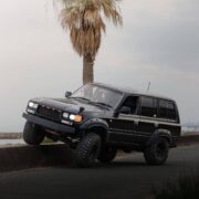 Old School JDM Toyota Land Cruiser 80 from Japan on 35s rock crawling