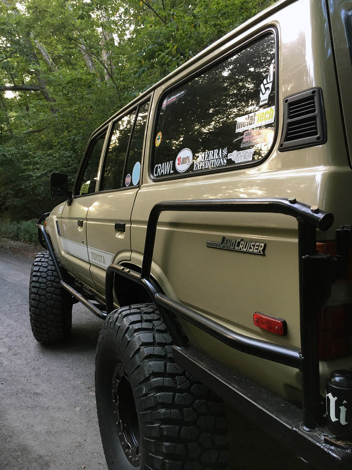 Custom fab exterior tube guards for a classic Land Cruiser FJ60