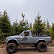 1981 Toyota Pickup 4x4 offroad build on 35 inch tires