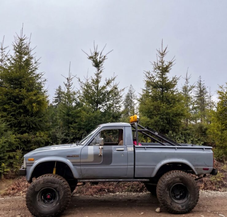 1981 Toyota Pickup 4x4 offroad build on 35 inch tires