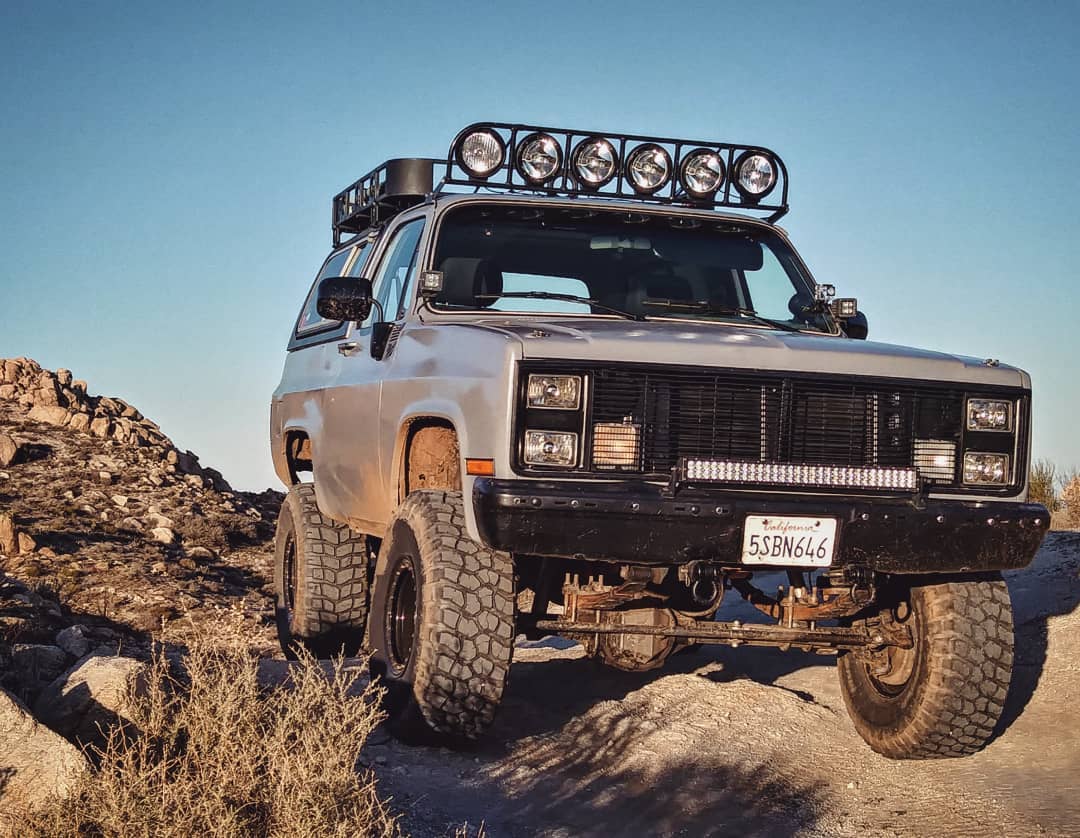 Lifted Chevy k5 blazer with a 6 Inch lift and 35" tires overland build