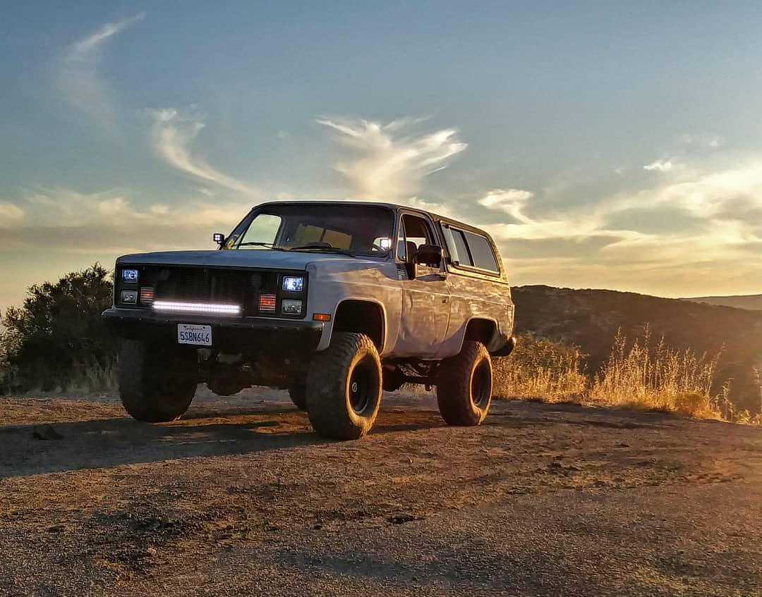 Badass lifted Chevy K5 Blazer Squarebody