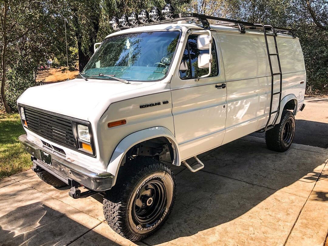 1990 Ford E150 3 inch lift and BFG KO 33×12.5 Off-road tires