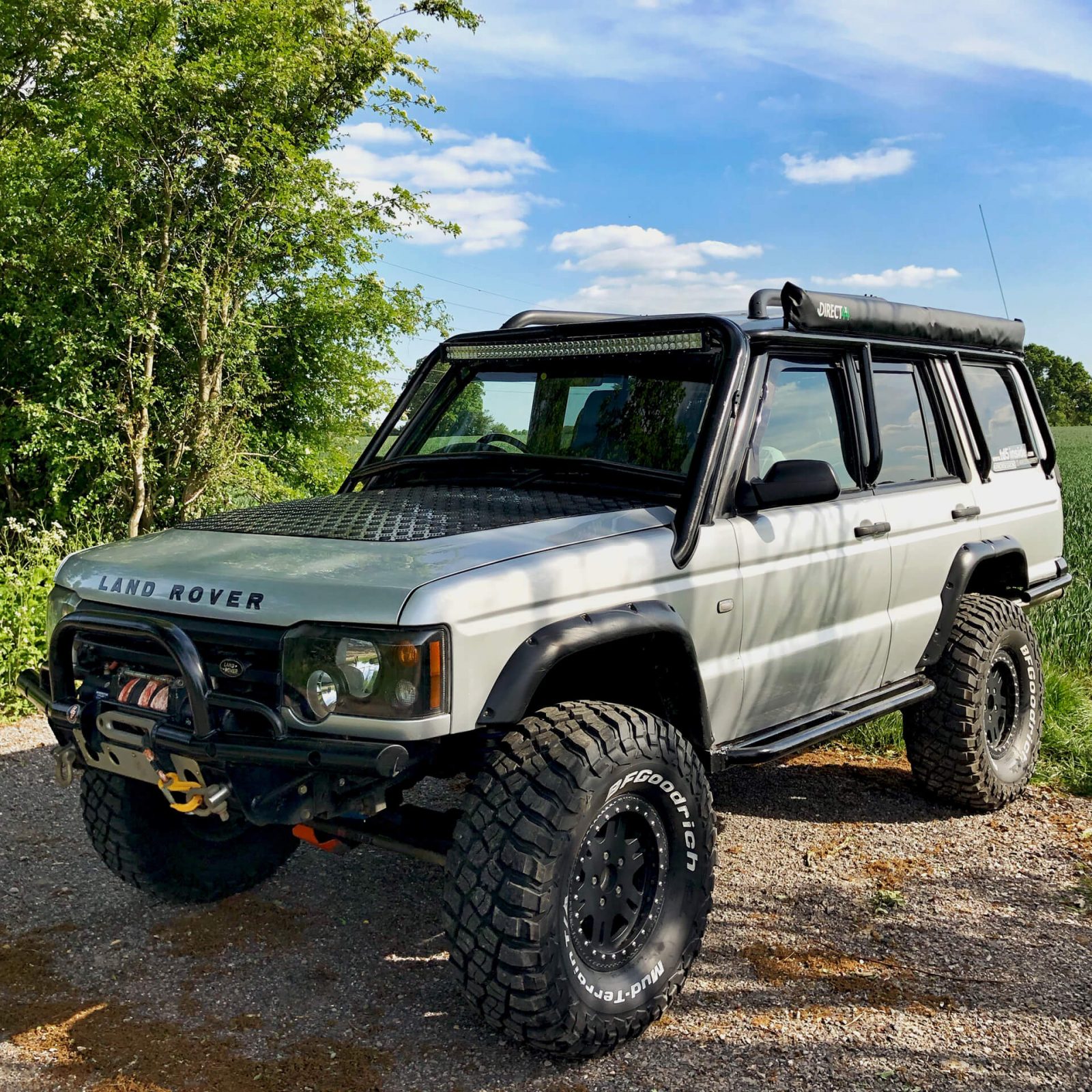 Lifted Land Rover Discovery 2 TD5 on 35s Overland Rig