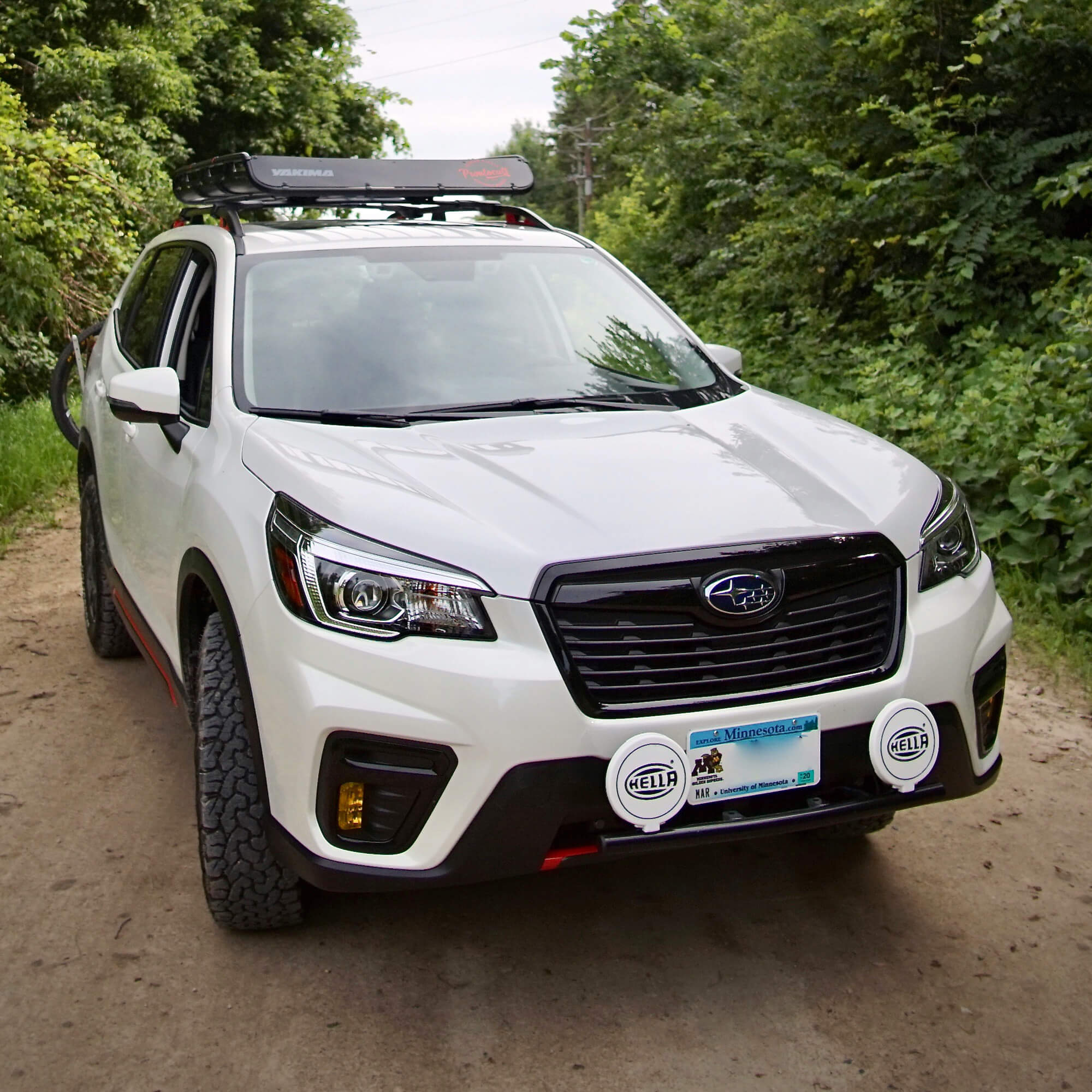 Yakima offgrid roof rack with an extension (medium)