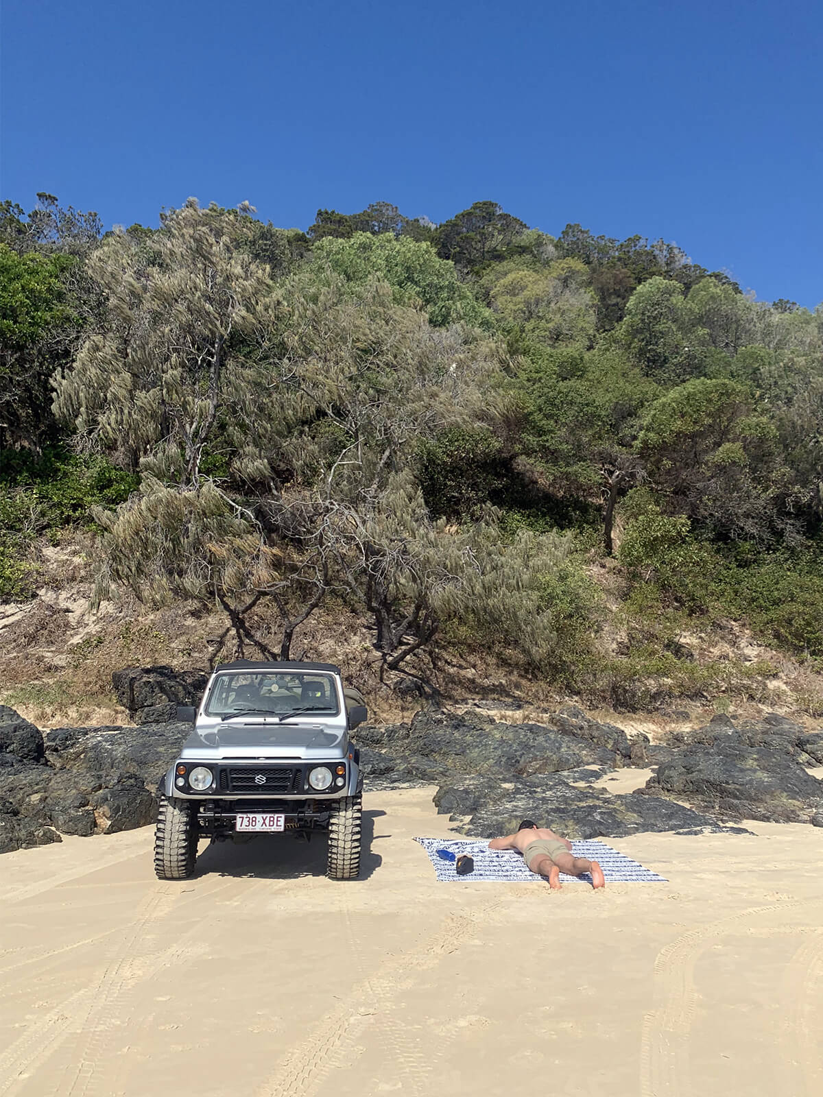 Beach 4x4 wheeling - Suzuki Sierra