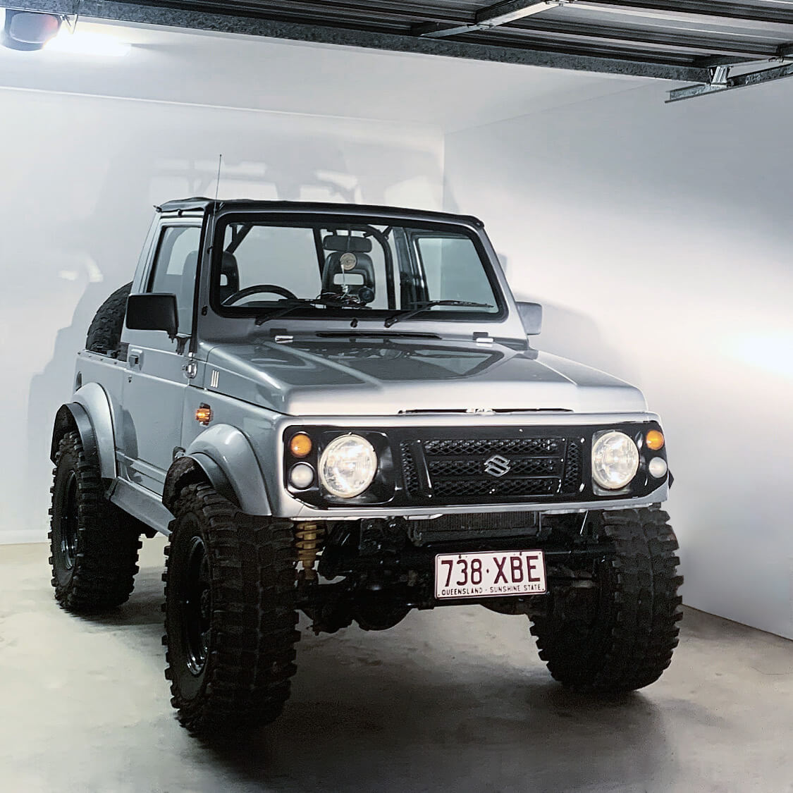 lifted suzuki samurai