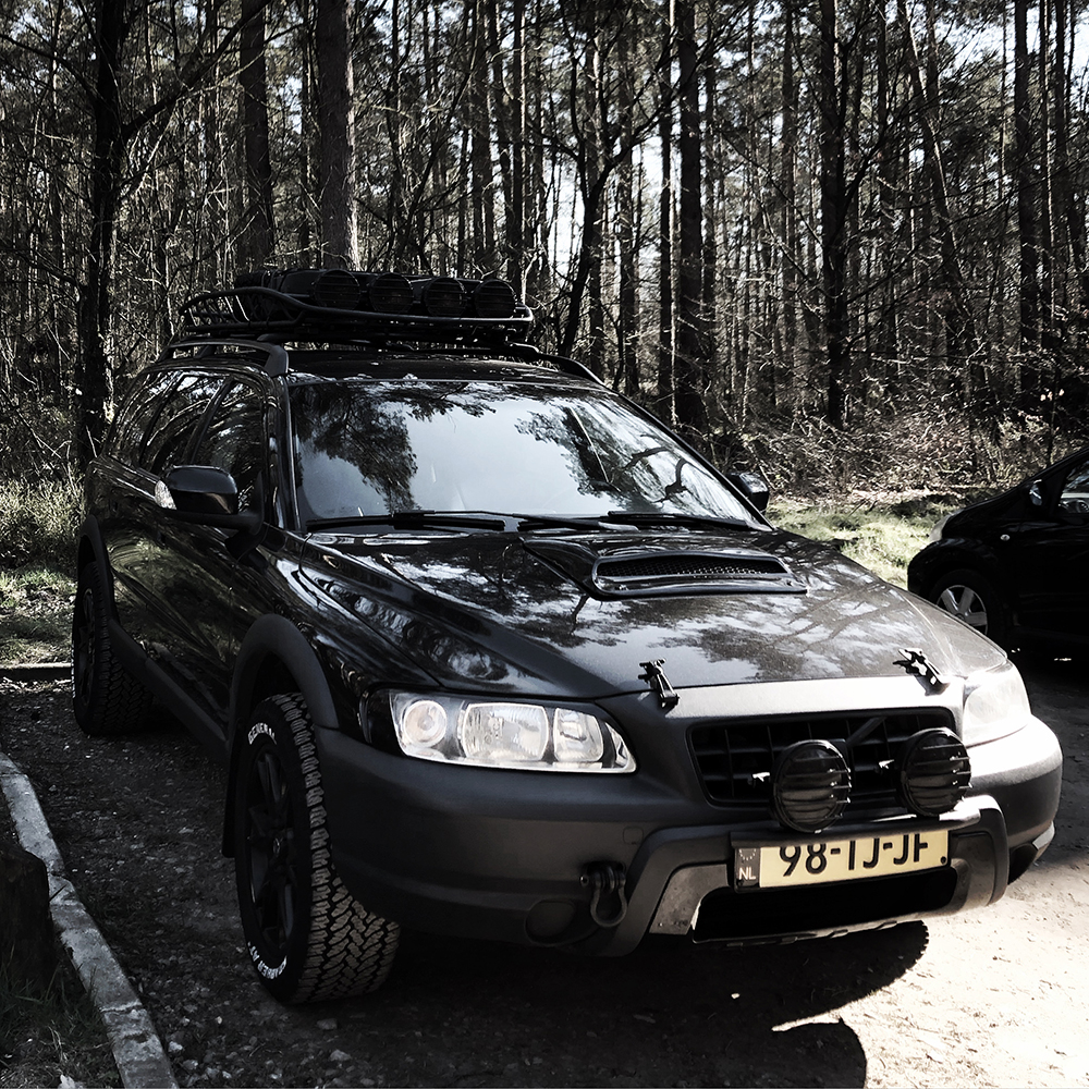 Black Volvo XC70 Cross Country with overland mods