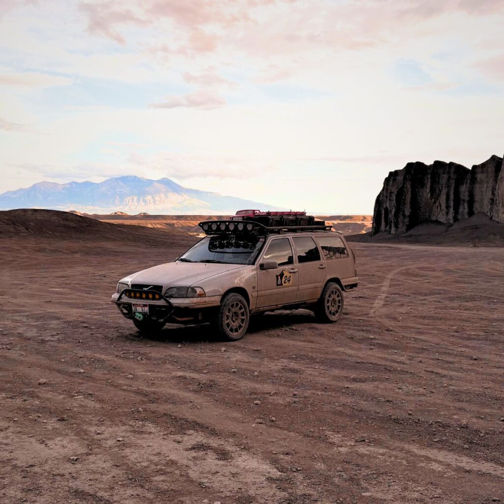 Off road driving in dirt in a lifted Volvo V70 1st gen