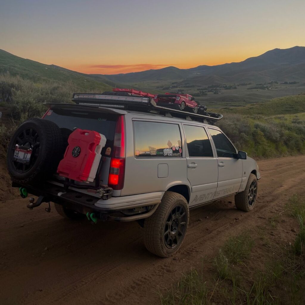 Volvo V70R with a hitch mount spare tire carrier