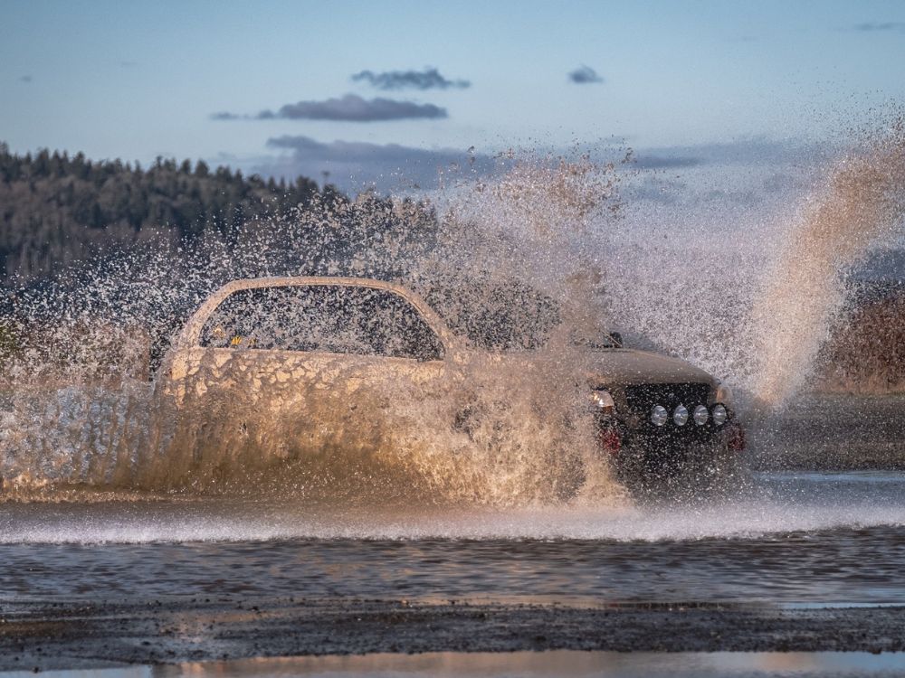 Volvo XC90 water fording river crossing