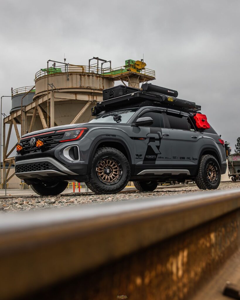 VW Atlas with Eibach Pro-Lift-Kit (+1.7″ front +0.9″ rear)