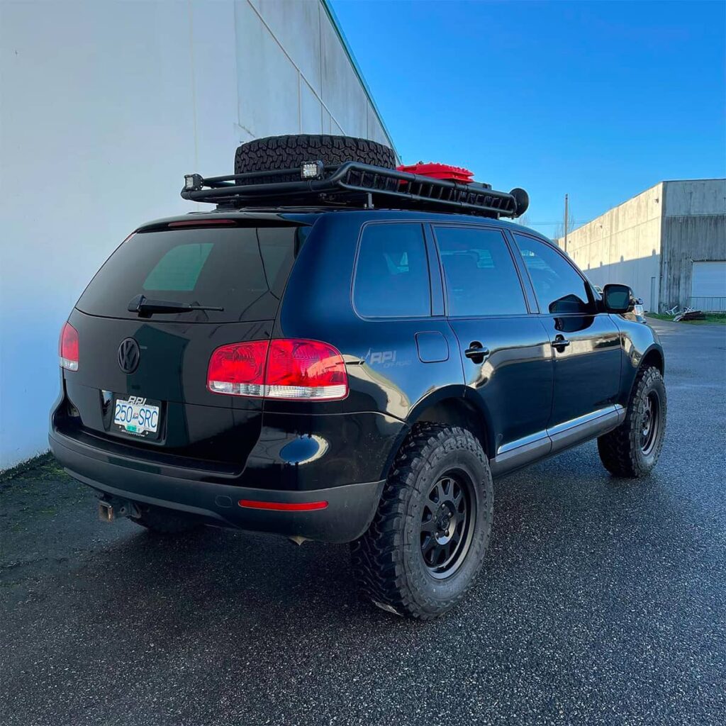 VW Touareg 7L off road build with Custom roof bars and basket