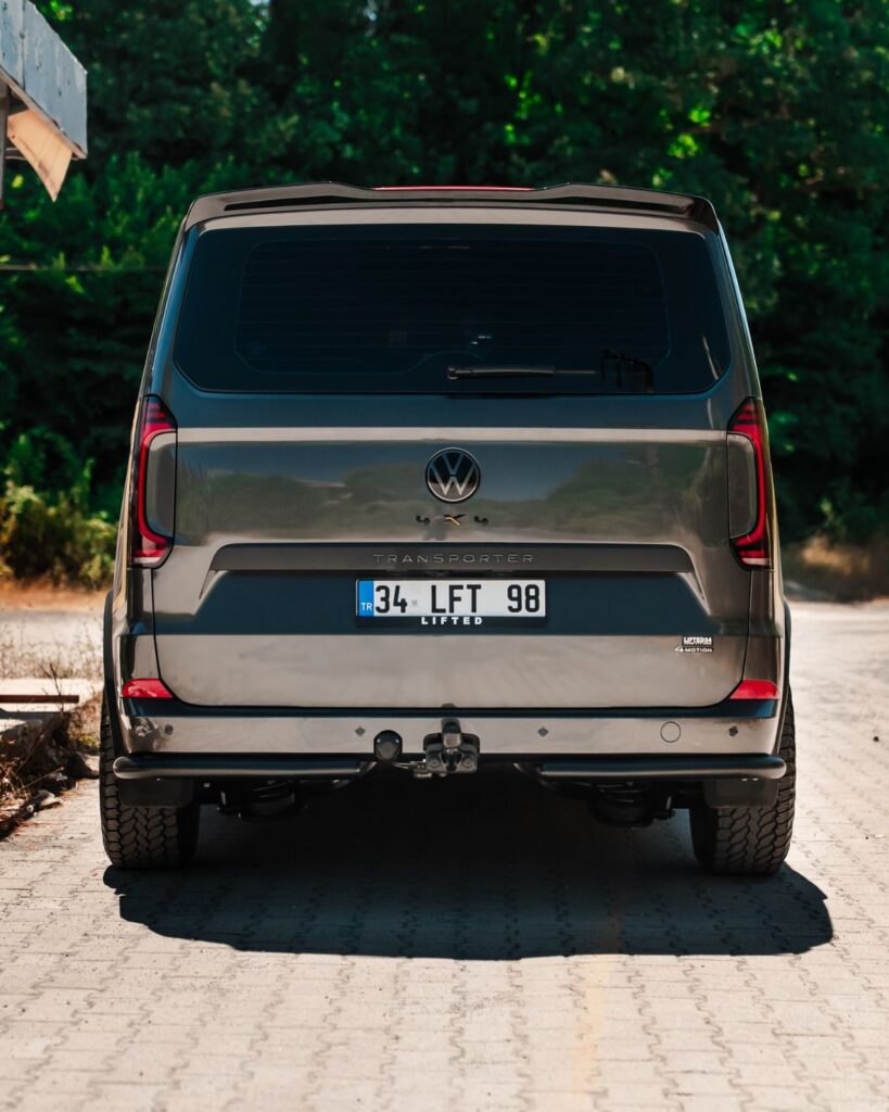VW transporter 4x4 rear protection bar with a hich